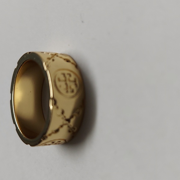 Tory Bruch ICON T MONOGRAM RING Size 8 - Picture 9 of 9